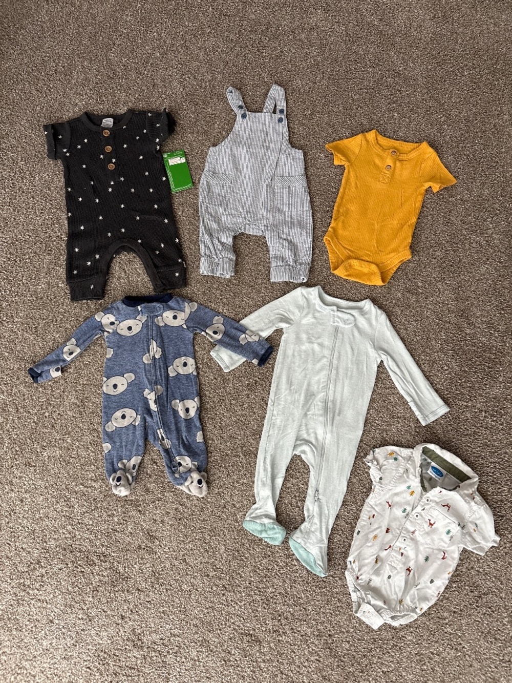 Baby boys clothing bundle lot newborn to 0-3 months